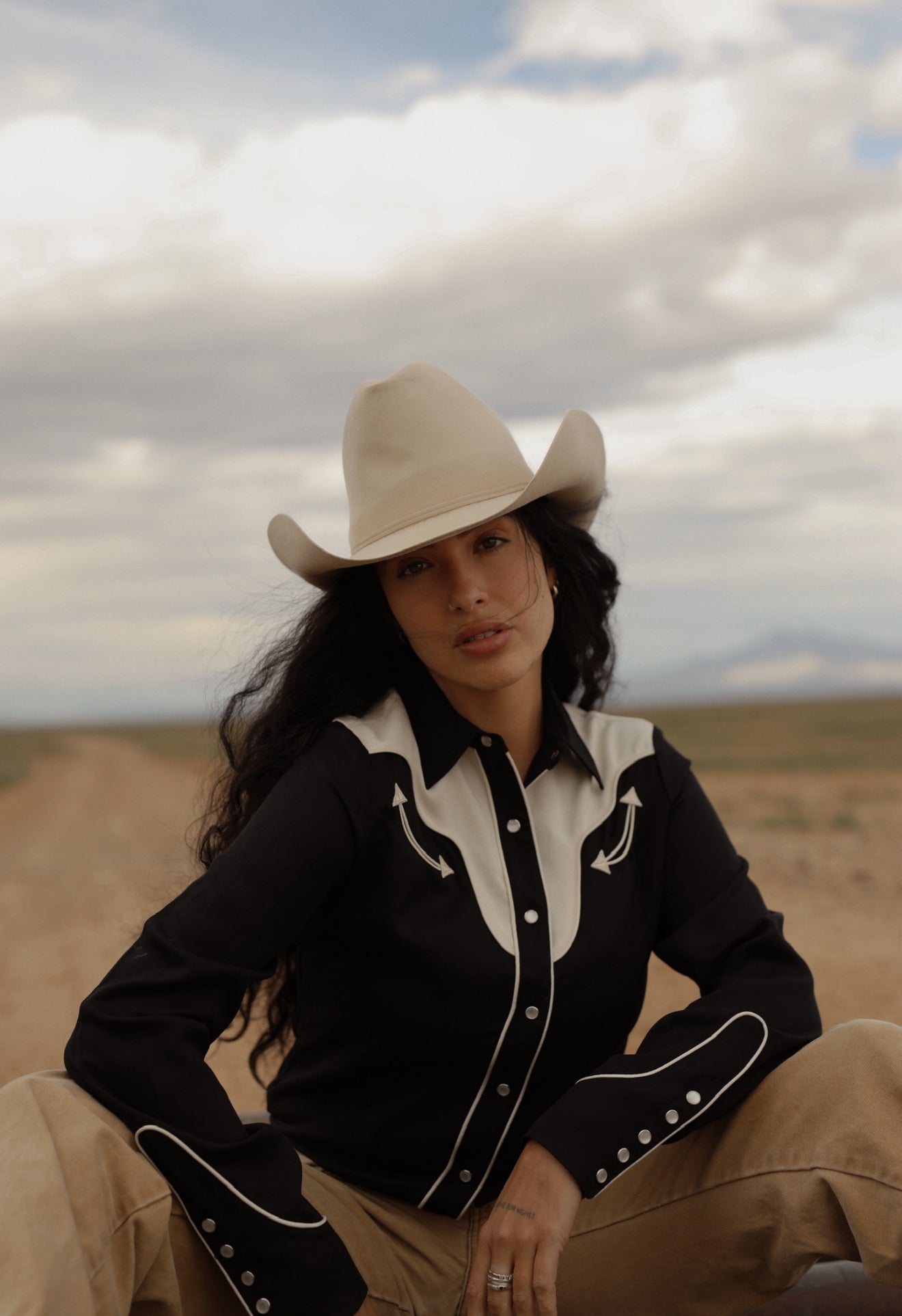 San Juan Women's Shirt Black w/ Off White Yoke